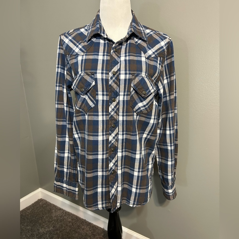 Arizona‎ jean company men’s flannel shirt size medium with snap buttons